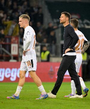 药厂被挖空了！阿隆索、塔、弗林蓬将离队，维尔茨等人也可能转会