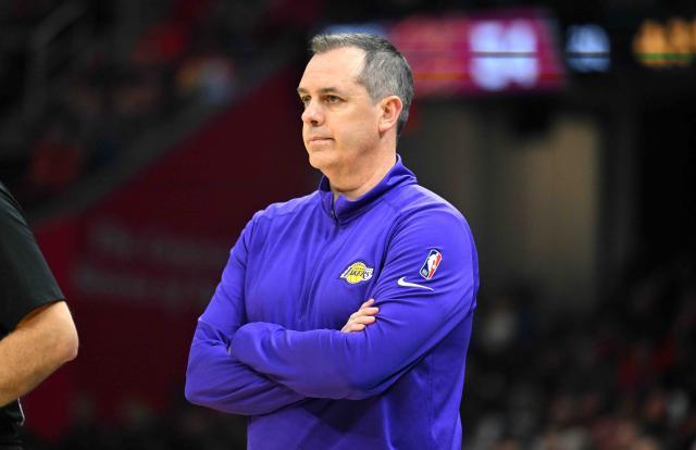 PP电子官方-半场丢82分遭耻辱失利 问题缠身湖人跌出附加赛区